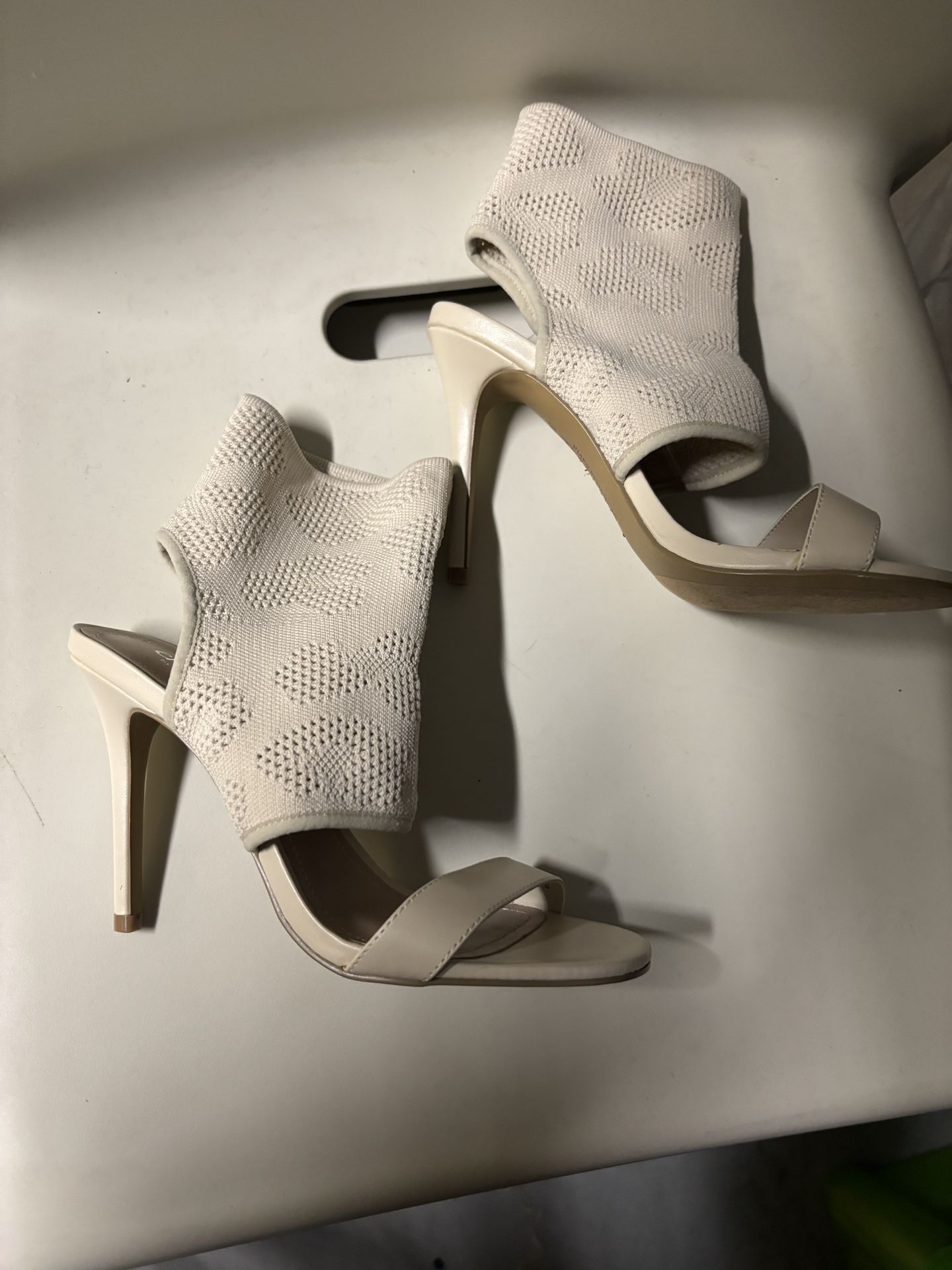 Charles David High Heels / Like New 6.5