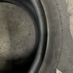 Pireli 305/35 ZR20 Tire