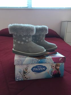 Boots size 6 toddler