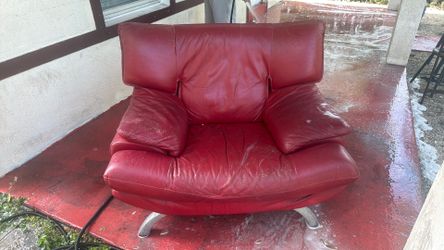 Free love seat