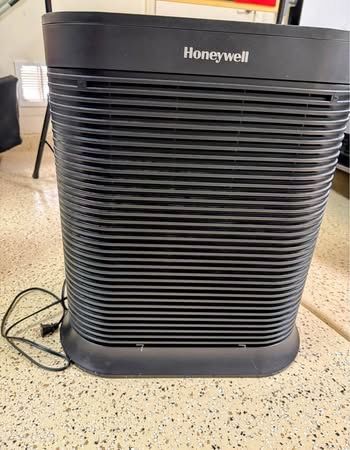 Honeywell true HEPA air purifier for extra large rooms- microscopic airborne allergen+dust reducer.