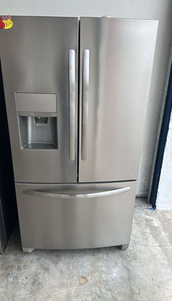 Stainless French Door Fridge – Water & Ice, 36in (Brand not shown)