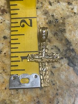 10k gold pendant