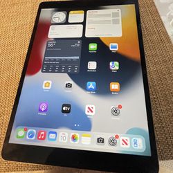 iPad Pro 1st 64gb Small Crack.  Working Excellent 