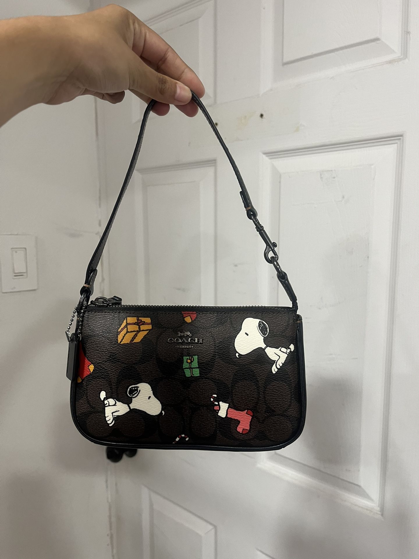 coach x snoopy