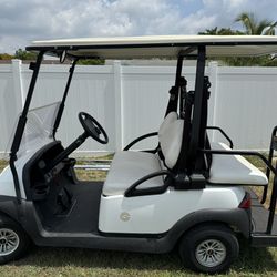 Golf cart- 2016 Club Car President 