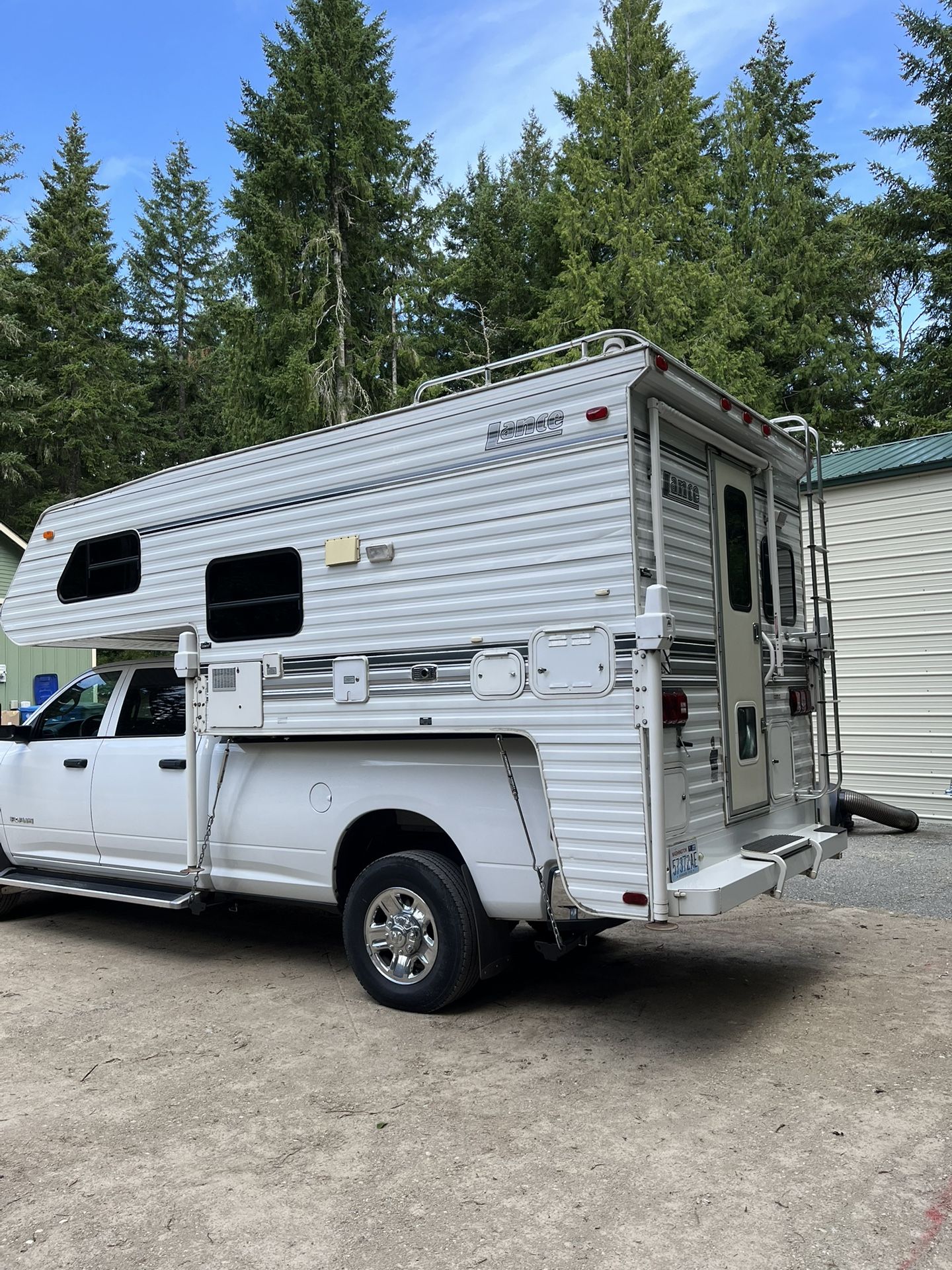 1999 Lance 9 1/2ft Camper