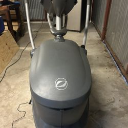 Octane Fitness Elliptical 