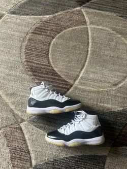 Jordan 11 gratitude size 9.5