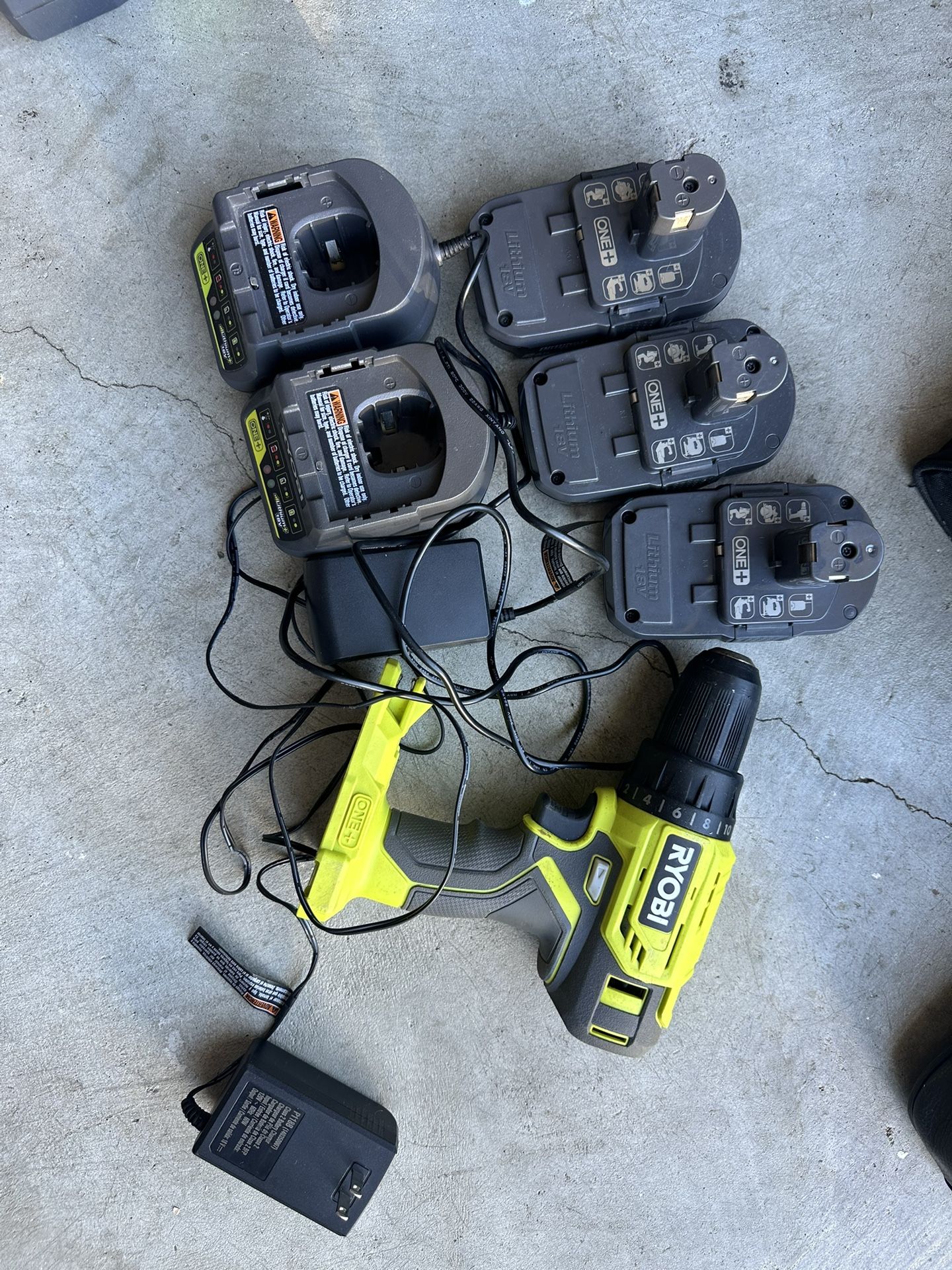 Ryobi Drill With 2 Batteries And 2 Charger