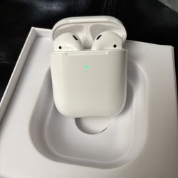 Apple AirPods 2nd Gen Brand New