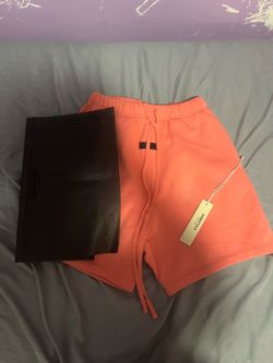 Size small men’s essentials shorts