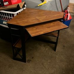 Corner desk 