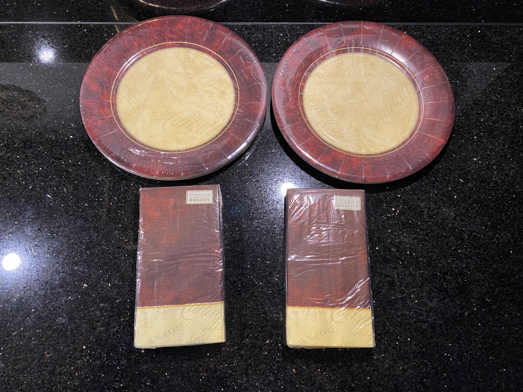 Premium Quality 20 Dinner 11” Paper Plates & 24 Guest Towls Napkins