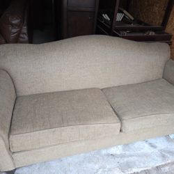 Free Furniture Pick Up In Aurora 60504