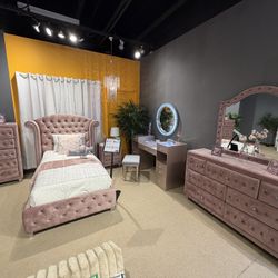 4PC Twin Bedroom Set 🥰 Pink Velvet Princess Bed😻