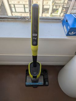 Ryobi upright vacuum w/ battery, accessories
