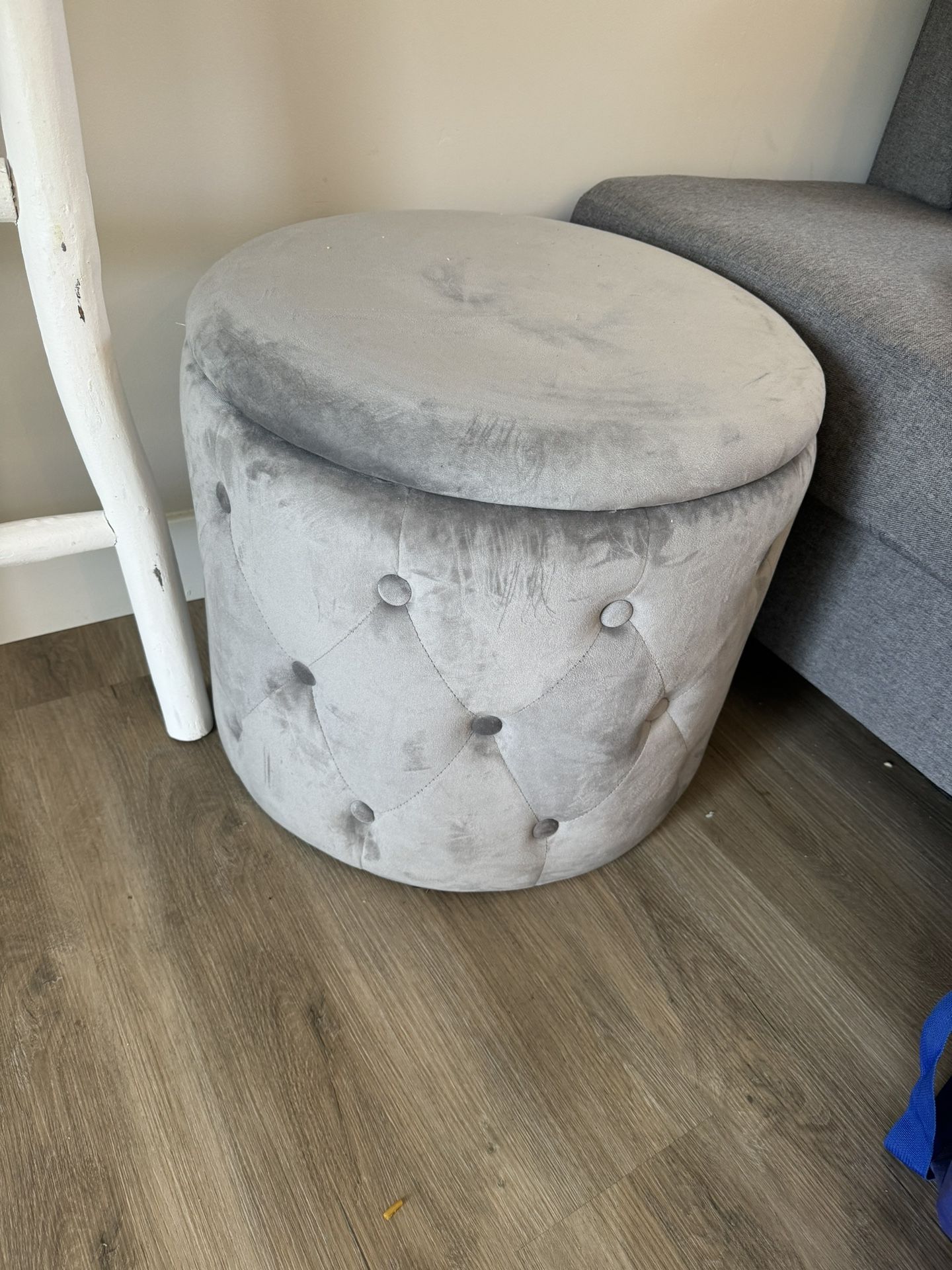 TJ MAXX GREY STORAGE OTTOMAN