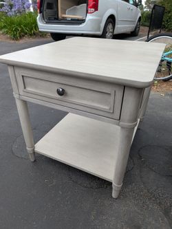 Side table/nightstand