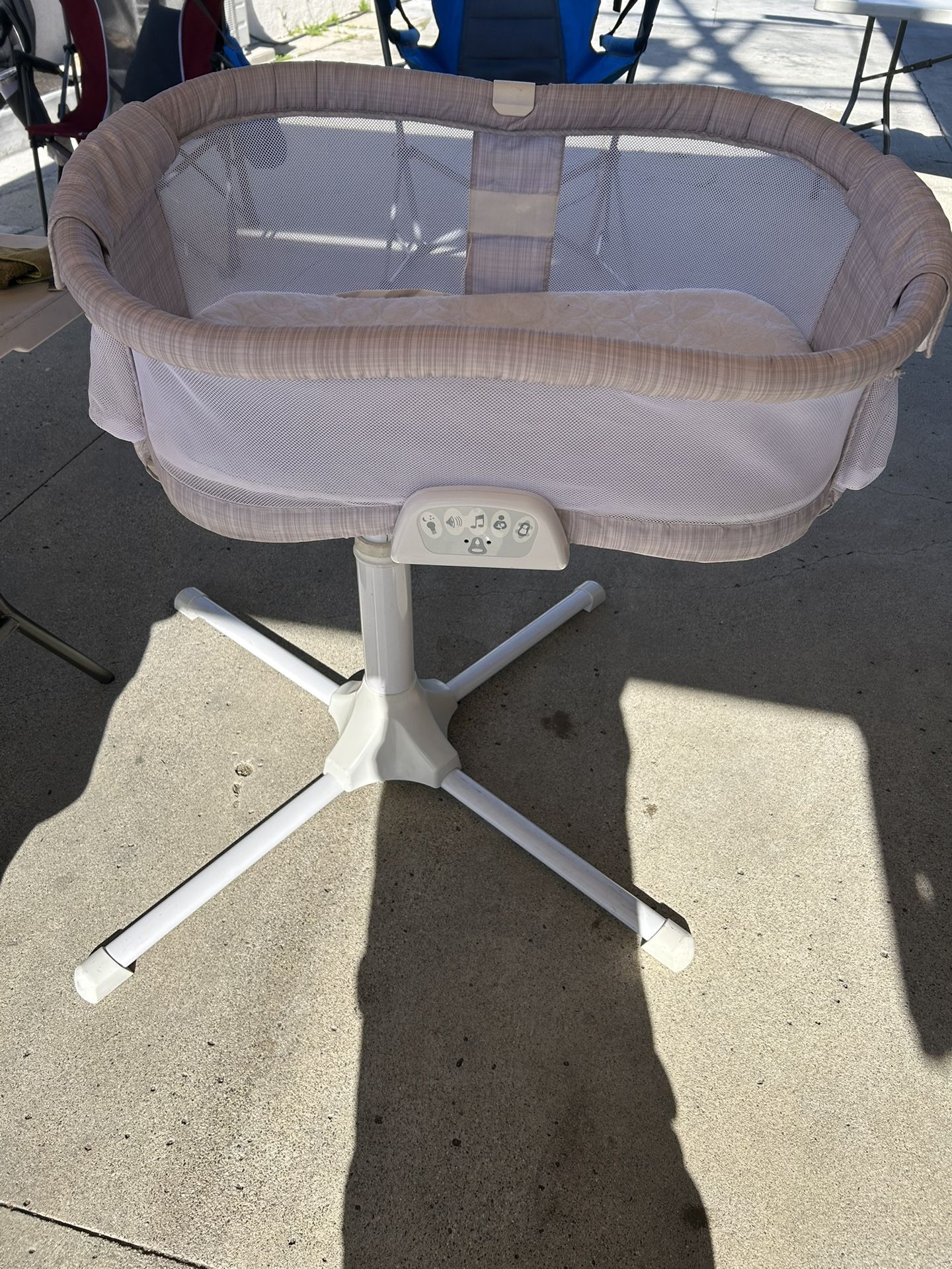 Halo bassinet