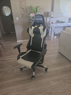 Gaming chair