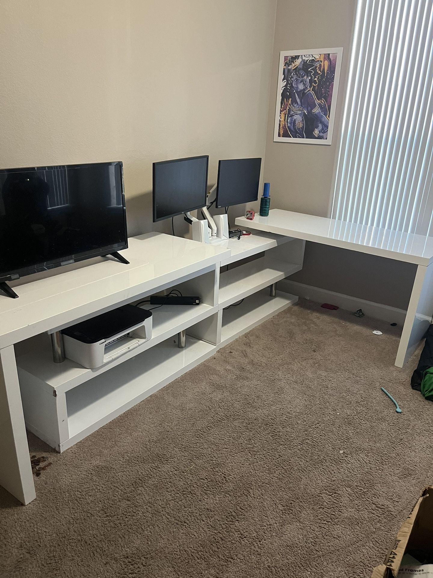 White 360-degree Swivel Desk