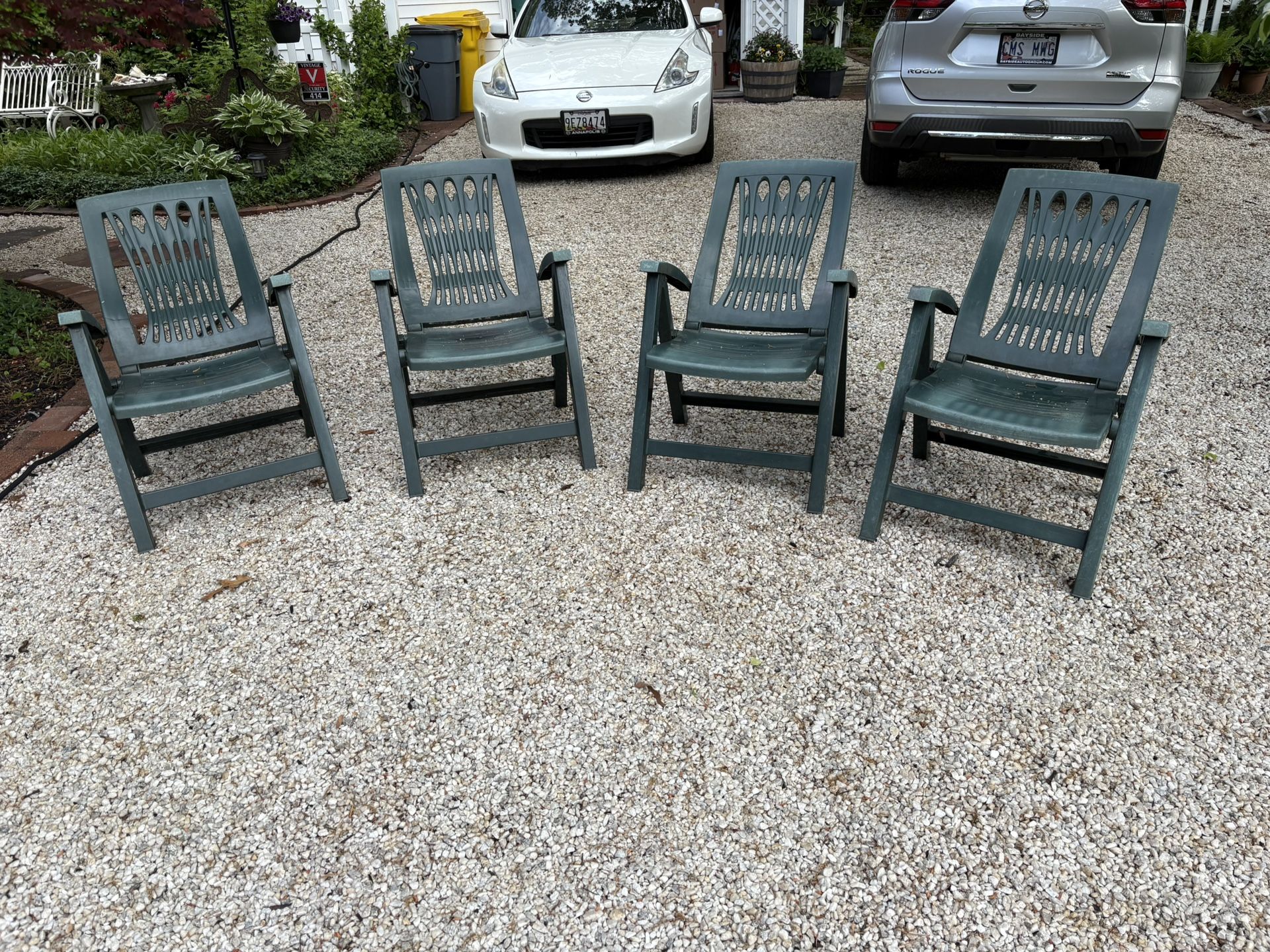 Large, Plastic Reclining Lawn Chairs