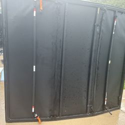 Cubierta suave de triple pliegue de 6 pies Para Camioneta Ram 