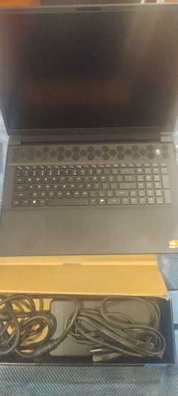 💳 Alienware M18 Gaming Laptop SCUFX Control, Steel Series Arctic Nova Pro Wireless Headphones