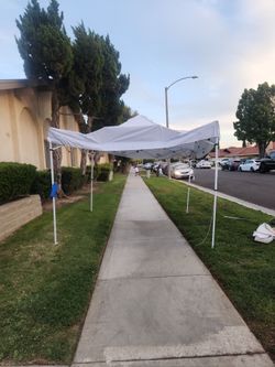 Pop up tent