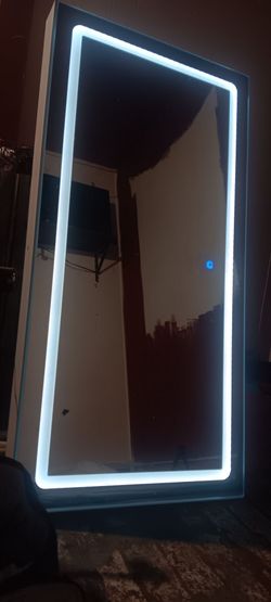 Vanity mirror