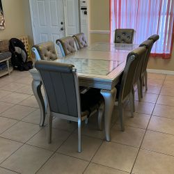 Dinning Table 