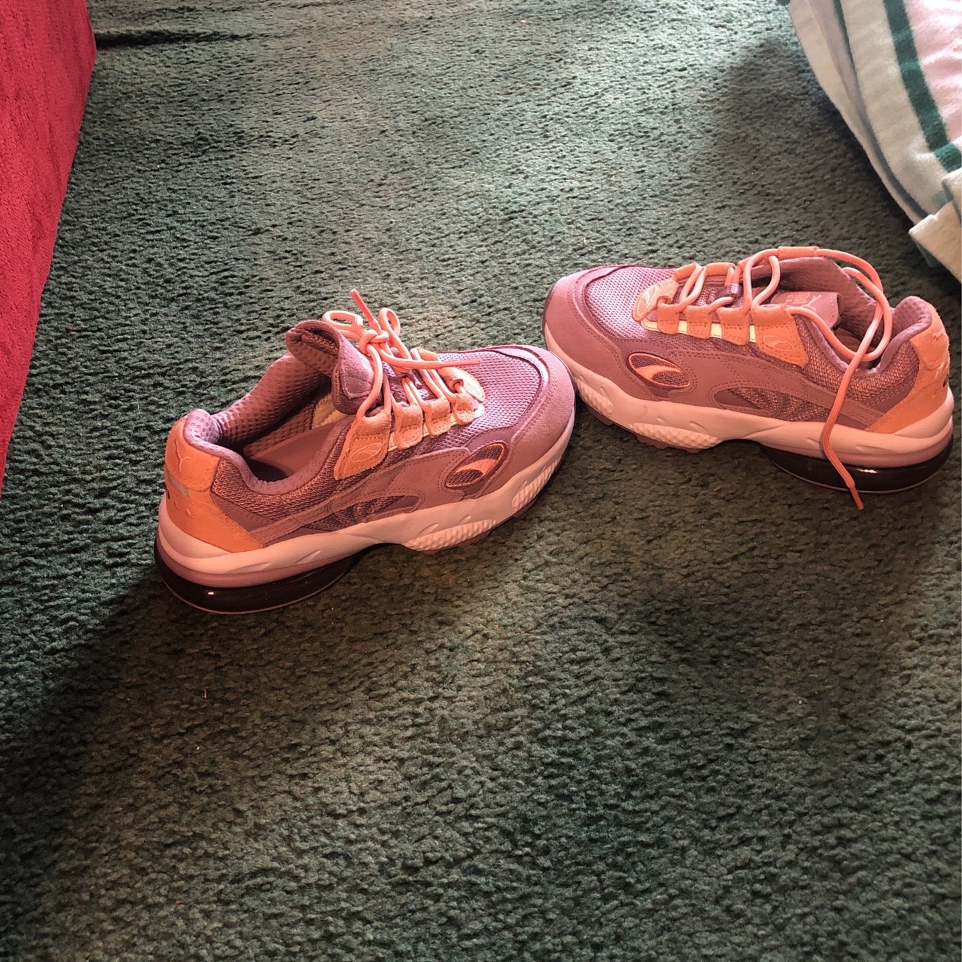 Size 7 Puma Sneakers