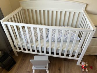 Graco crib and mattress