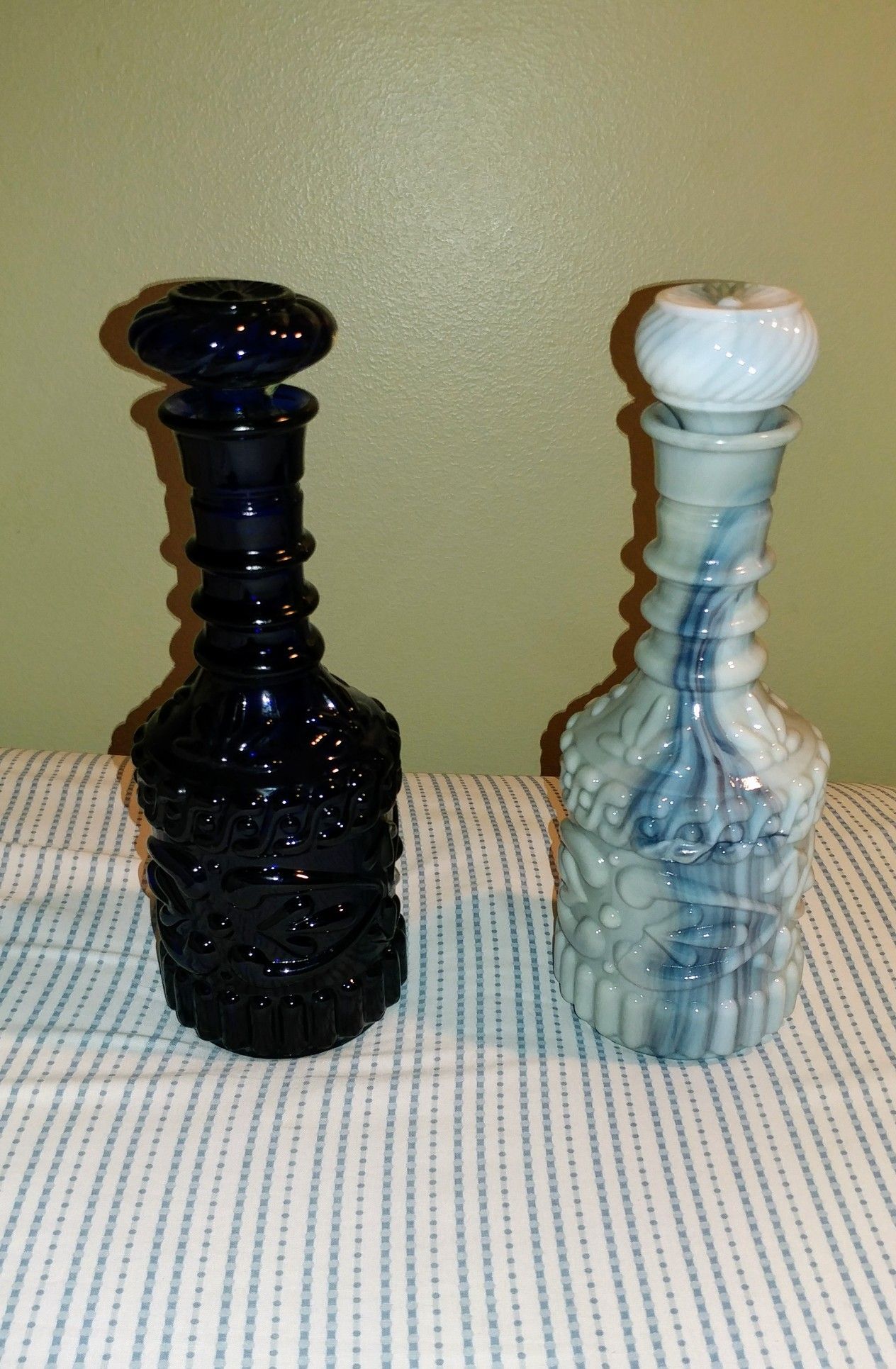 2 Vintage Jim Beam Decanters glass Liquor Bottles with Stoppers Kentucky DRB 230
