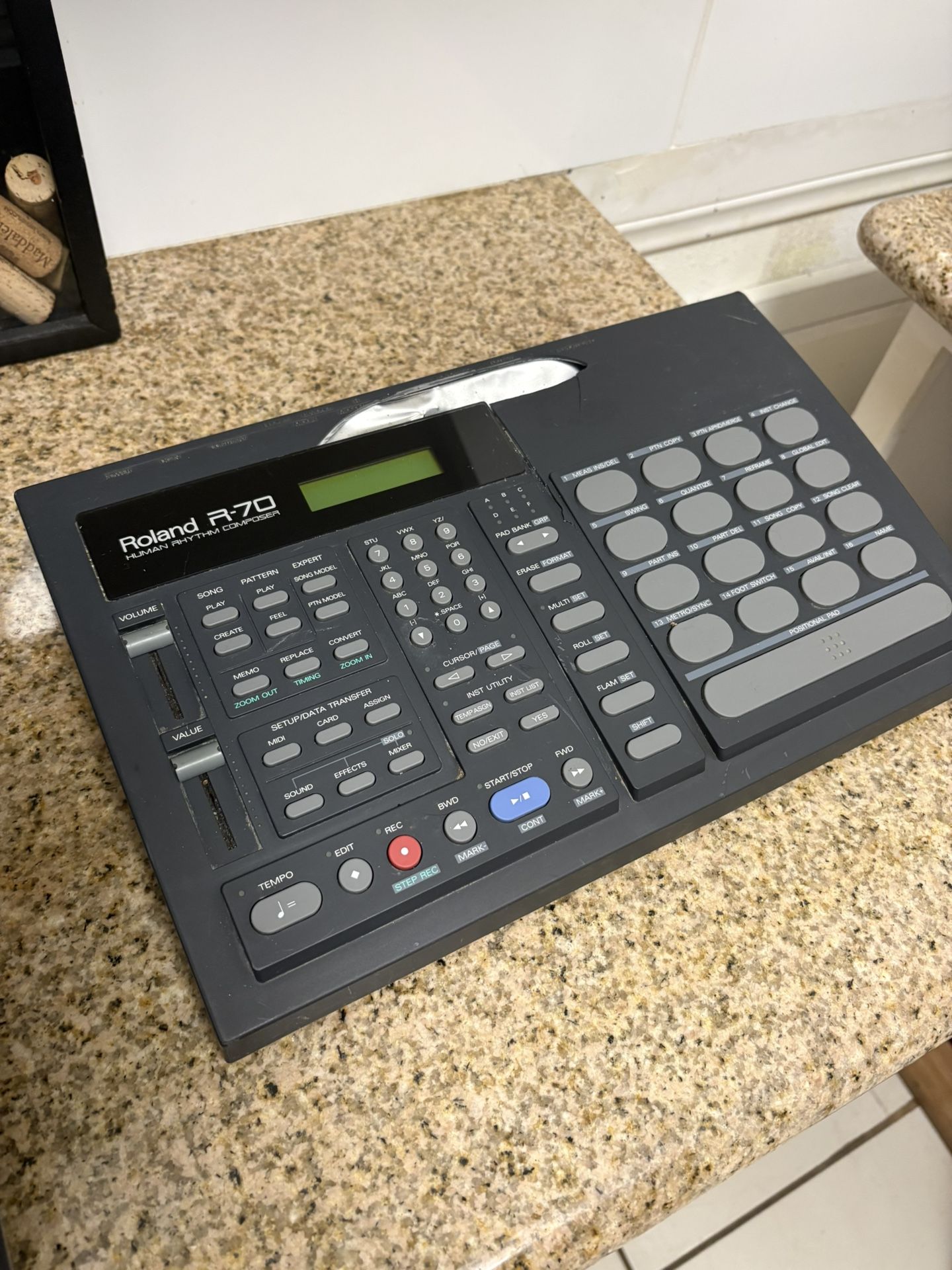 Roland R-70