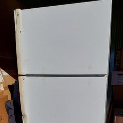 GE Refrigerator