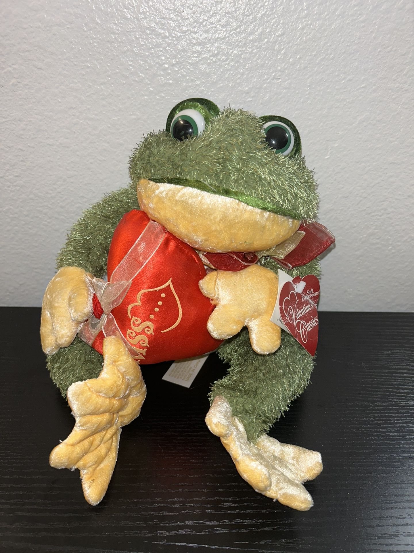 DanDee Jumbo FROG Kiss Red Heart Prince Green Valentines Classics Plush Animal