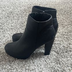 Women’s Boots - Size 10
