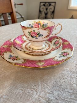 Vintage Royal Albert Lady Carlyle
