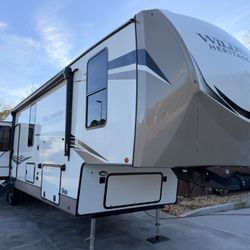 2022 Forest River Wildwood Heritage Glenn 5th wheel Model 369BL