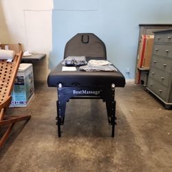 PORTABLE MASSAGE TABLE