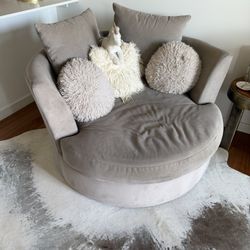 Round Swivel Chair From Z Gallery