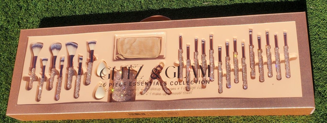 Glitz And Glam Makeup Brushes 