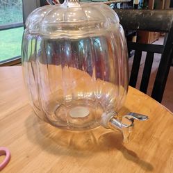 Pumpkin beverage dispenser
