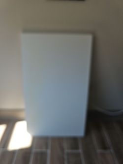 White table top