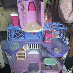 Vampirina Disney Doll Play House 