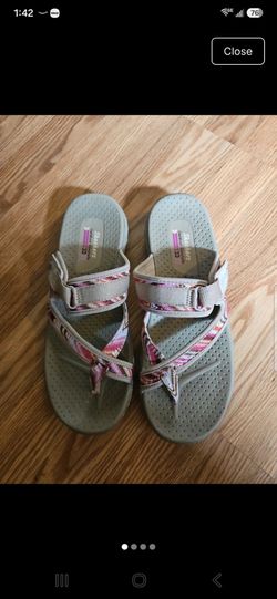 Skechers size 9