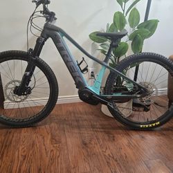 Trek Powerfly Electric Mountain Bike - Ebike - Small 