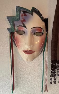 Vintage Wall Face Mask